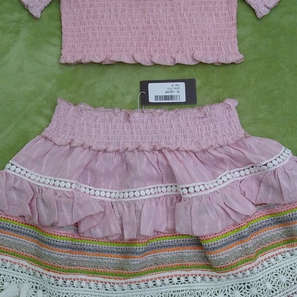 2ps CHIO setup Ruffled Mini Skirt + Macrame smocked crop Sexy set - Picture 3 of 10